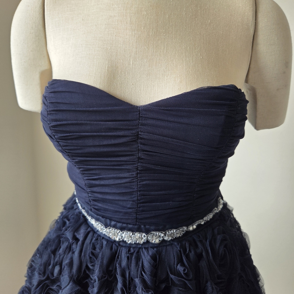 Trixxi Navy Strapless Rosette Cocktail Dress with Beaded Waistband Junior Size 3 - Picture 3 of 11